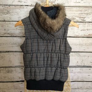 Guess vest with removable fur hood